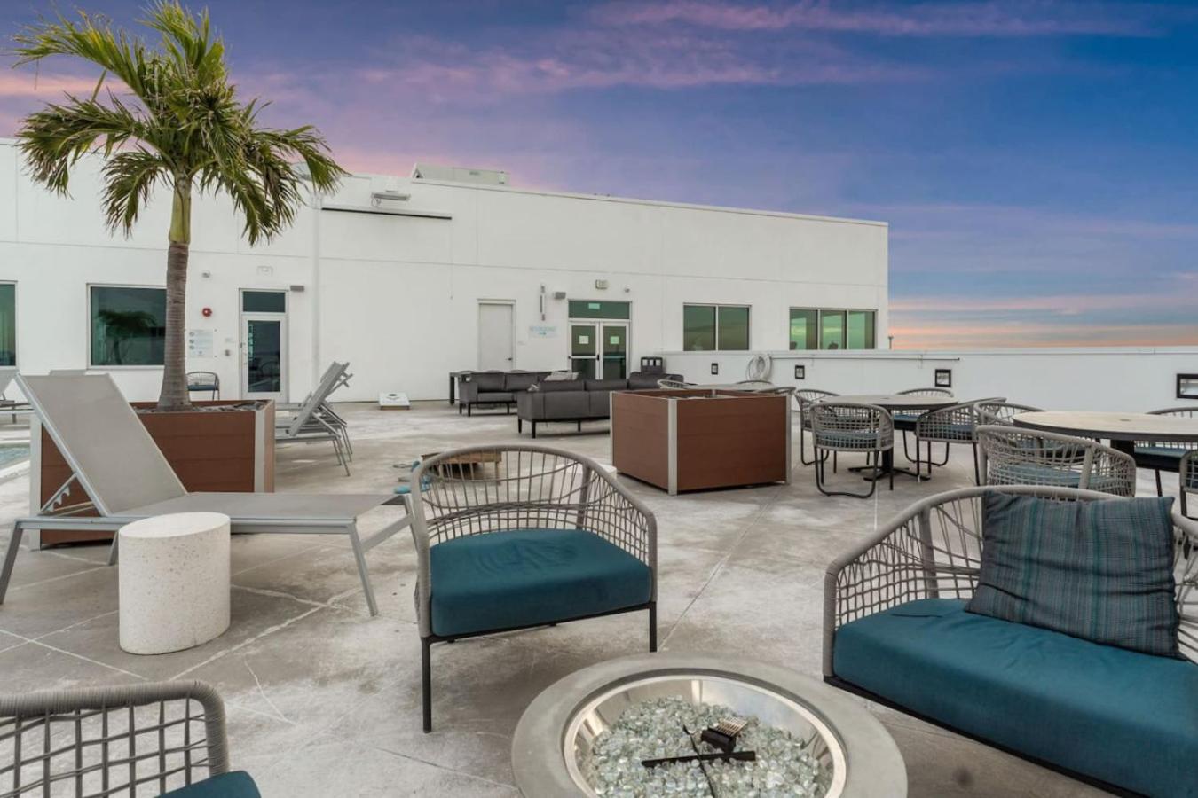 Modern 2 Bed Getaway Steps From Tropicana Field St. Petersburg Extérieur photo