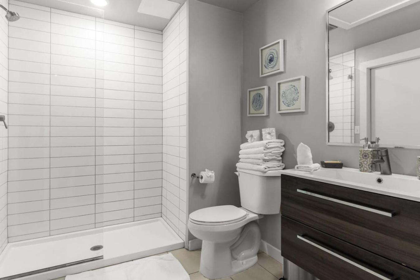 Modern 2 Bed Getaway Steps From Tropicana Field St. Petersburg Extérieur photo