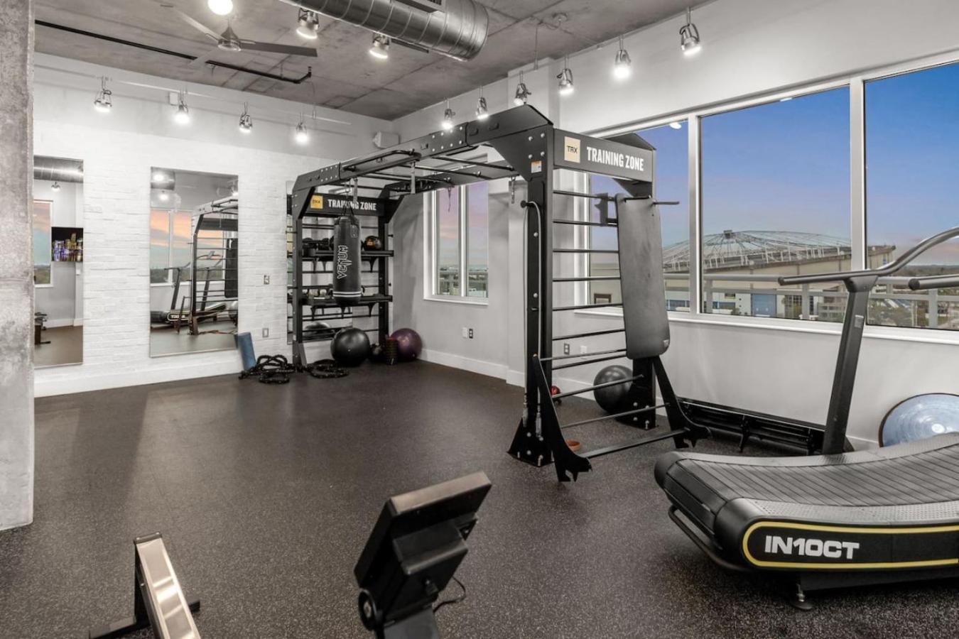 Modern 2 Bed Getaway Steps From Tropicana Field St. Petersburg Extérieur photo