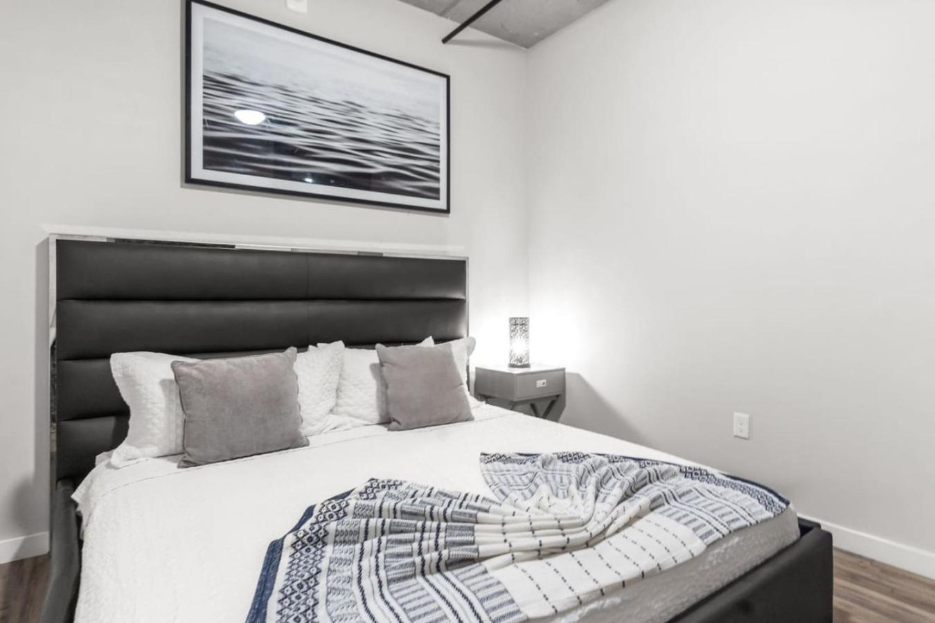 Modern 2 Bed Getaway Steps From Tropicana Field St. Petersburg Extérieur photo