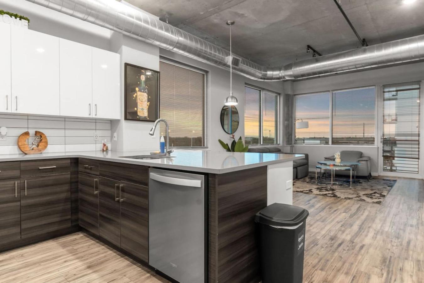 Modern 2 Bed Getaway Steps From Tropicana Field St. Petersburg Extérieur photo
