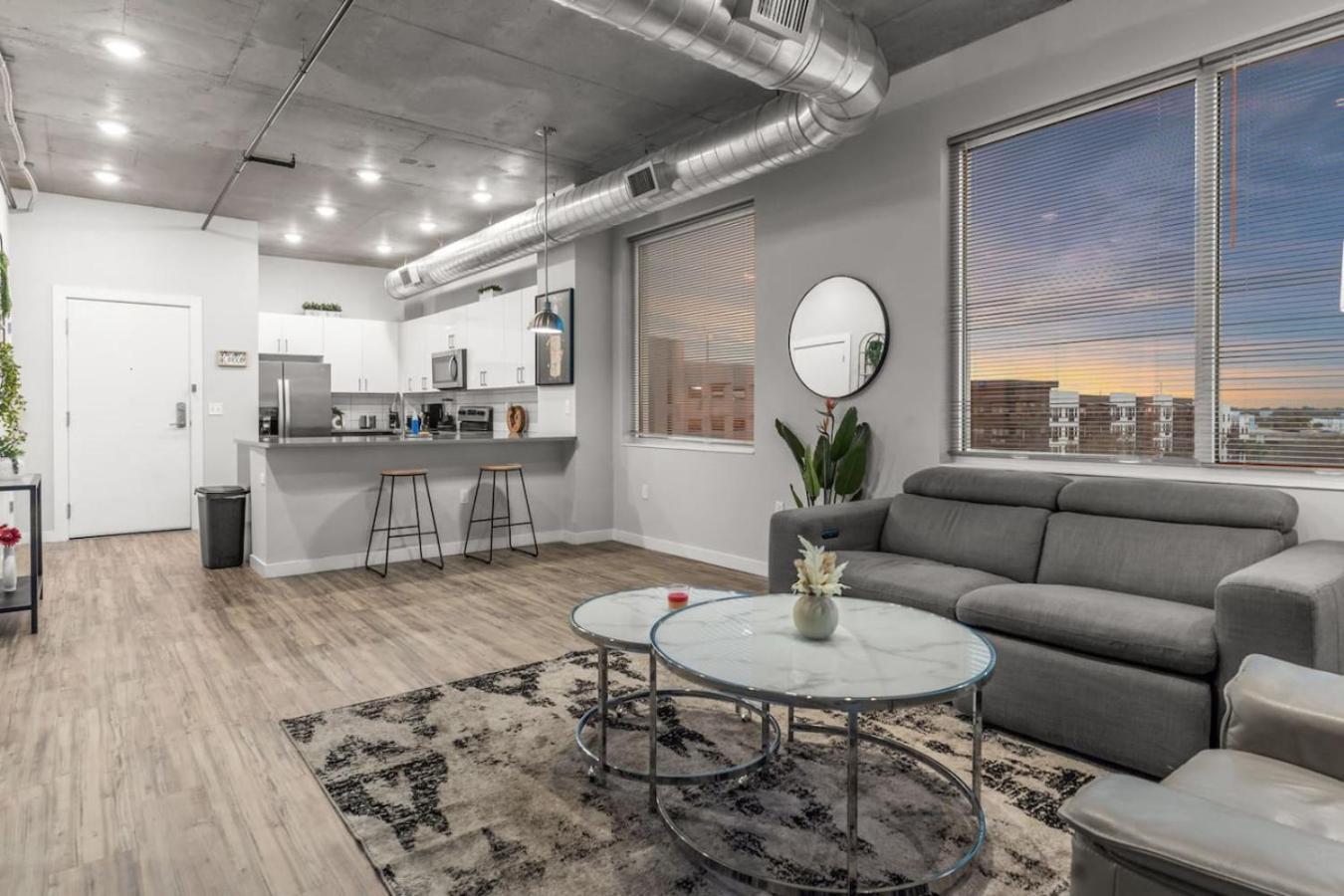 Modern 2 Bed Getaway Steps From Tropicana Field St. Petersburg Extérieur photo